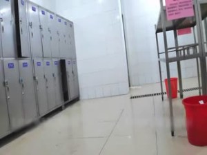 校园澡堂偷窥女同学洗澡换衣一丝不挂好刺激精彩合集