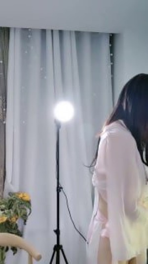 仙女不仅长得甜美颜值超高，完美的大奶，其他妹子望尘莫及_国风舞蹈_1